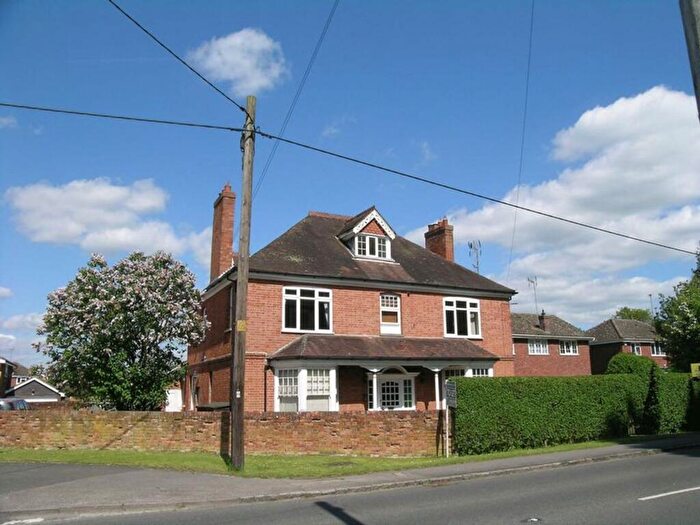 3 Bedroom Link Detached House To Rent In Thame Road, Longwick, HP27