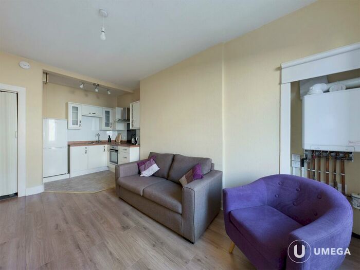 1 Bedroom Apartment To Rent In Watson Crescent, Polwarth, Edinburgh, EH11