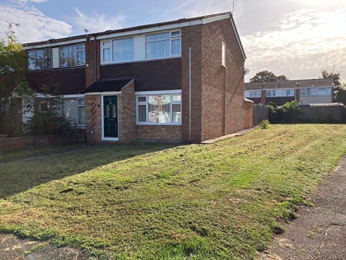 3 Bedroom End Of Terrace House For Sale In Nelson Close, Daventry, NN11