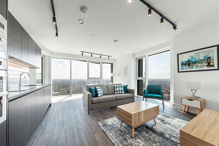 2 Bedroom Flat To Rent In Portal Way, Acton, W3