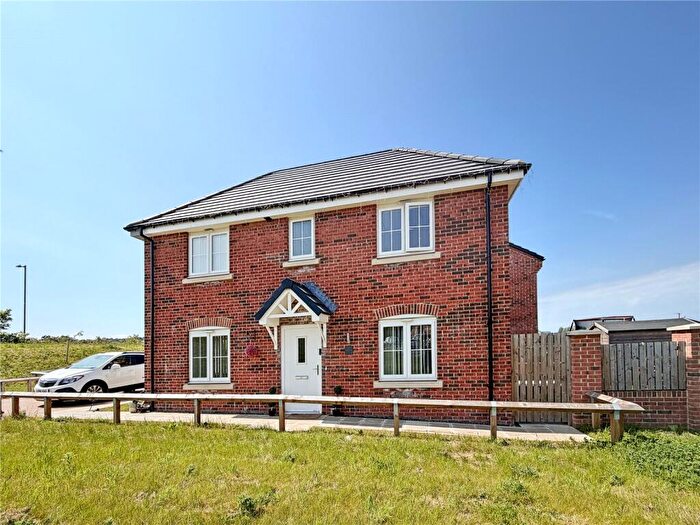 3 Bedroom Detached House For Sale In Fieldfare Avenue, Ryton, Tyne And Wear, NE40