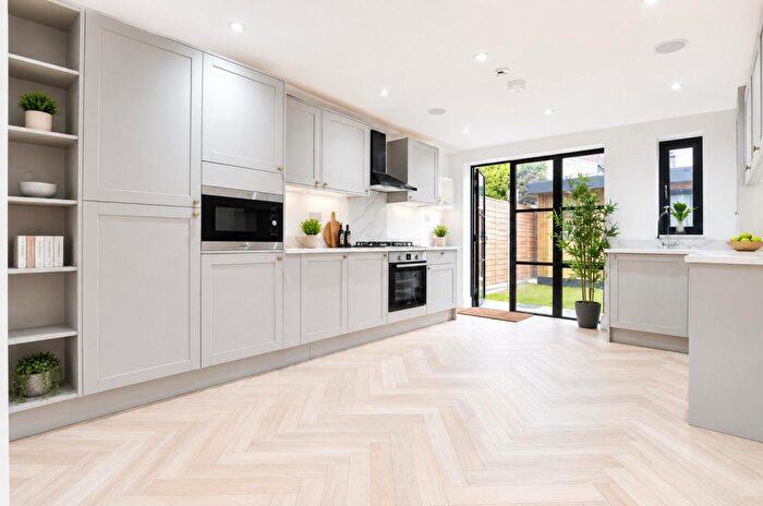 3 Bedroom Terraced House For Sale In Goldsmith Road, London, E17