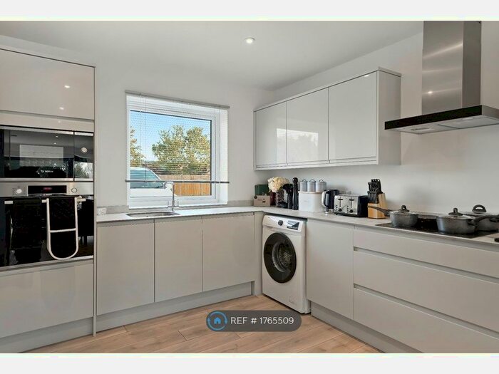 3 Bedroom End Of Terrace House To Rent In Woodcombe Mews, Sittingbourne, ME10