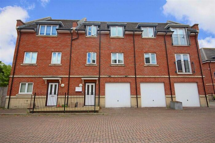 2 Bedroom Flat To Rent In Academy Place, Osterley, Isleworth, TW7