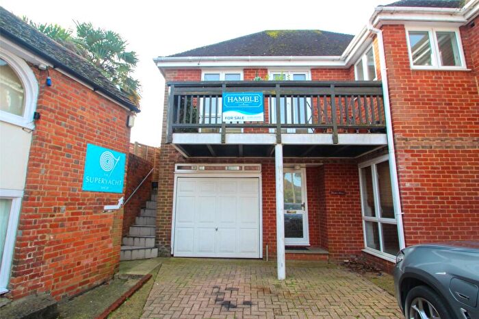 3 Bedroom Semi Detached House For Sale In High Street, Hamble, Southampton, Hampshire, SO31