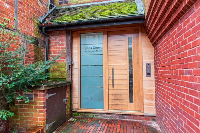 1 Bedroom Apartment To Rent In Regent Court, - Denmark Street, Wokingham, RG40