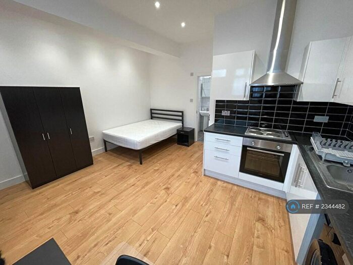 Studio To Rent In Harringay, London, N4