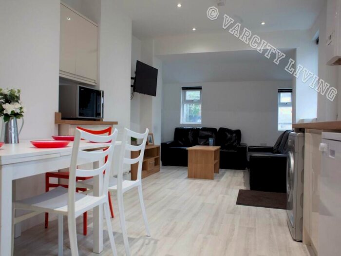 6 Bedroom House To Rent In Deiniol Road, Bangor, LL57