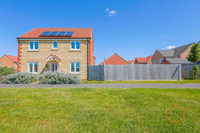 3 Bedroom Detached House For Sale In Atherton Gardens, Pinchbeck, Spalding, PE11
