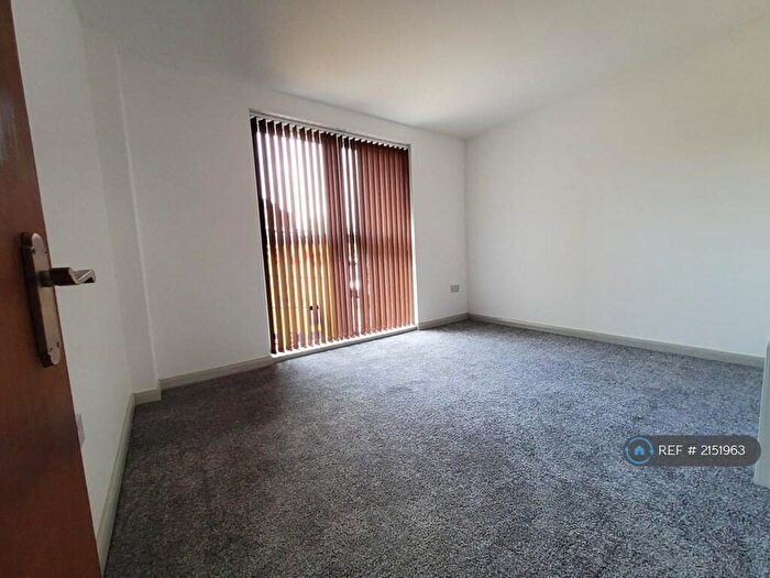 1 Bedroom Flat To Rent In Drake Street, Rochdale, OL16