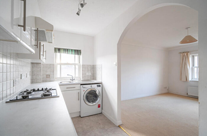 1 Bedroom Apartment For Sale In Grosvenor House, St. Lukes Square, Guildford, GU1