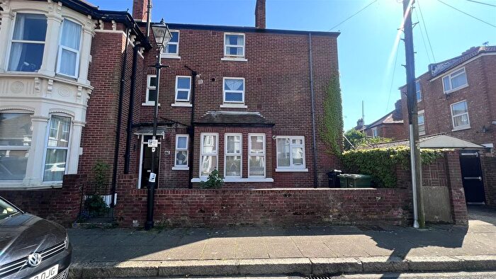 2 Bedroom Flat To Rent In Shirley Road, Southsea, Portsmouth, PO5