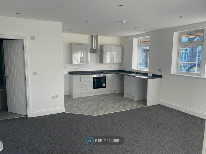 2 Bedroom Flat To Rent In St Johns Road, Waterloo, Liverpool, L22