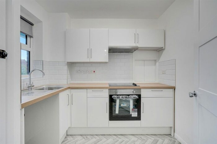 2 Bedroom Flat To Rent In Ashley Court, Canford Avenue, Northolt, UB5