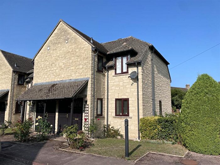 2 Bedroom End Of Terrace House For Sale In Pegasus Court, Bourton-On-The-Water, GL54