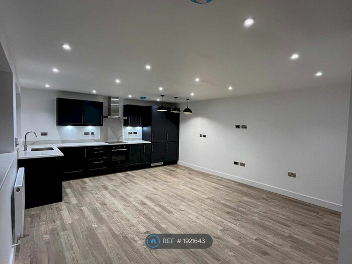 1 Bedroom Flat To Rent In Fox Lane, London, N13