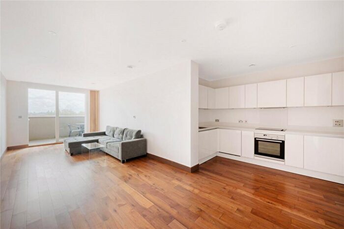 3 Bedroom Apartment For Sale In Maygrove Road, West Hampstead, London, NW6