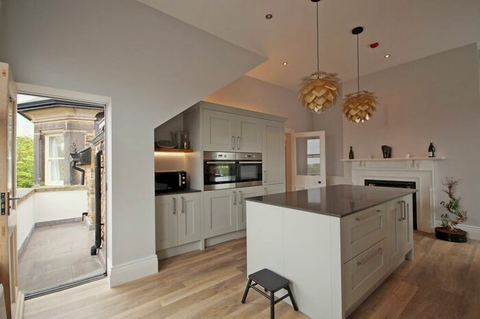 2 Bedroom Apartment To Rent In Park Avenue, Harrogate, HG2