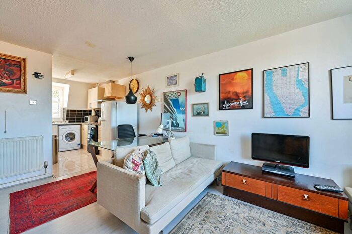 1 Bedroom Flat For Sale In South Lambeth Road, Vauxhall, London, SW8