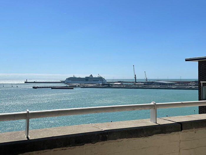 1 Bedroom Flat For Sale In The Gateway, Dover, CT16
