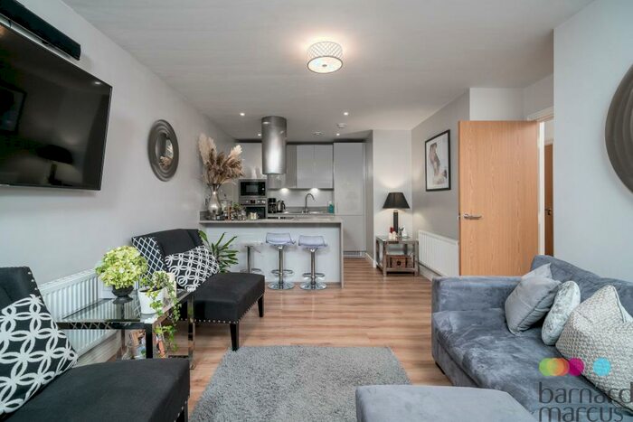 3 Bedroom Apartment To Rent In Tapster Street, Barnet, EN5