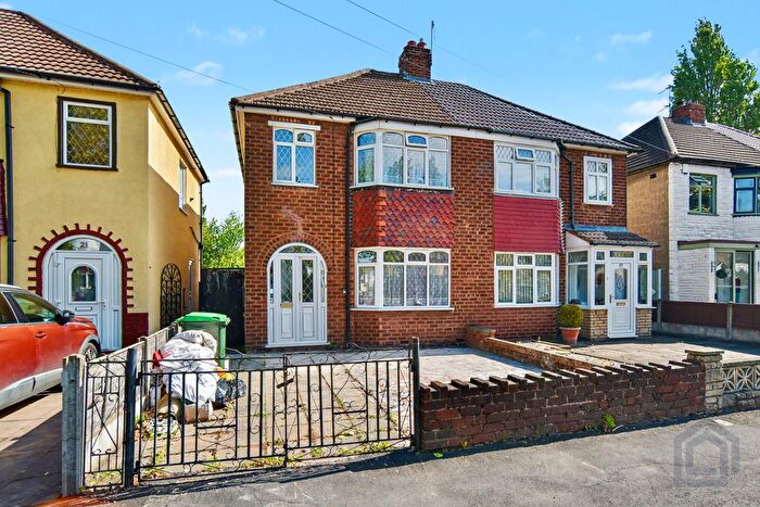 3 Bedroom Semi-Detached House For Sale In Davis Avenue, Tipton, DY4