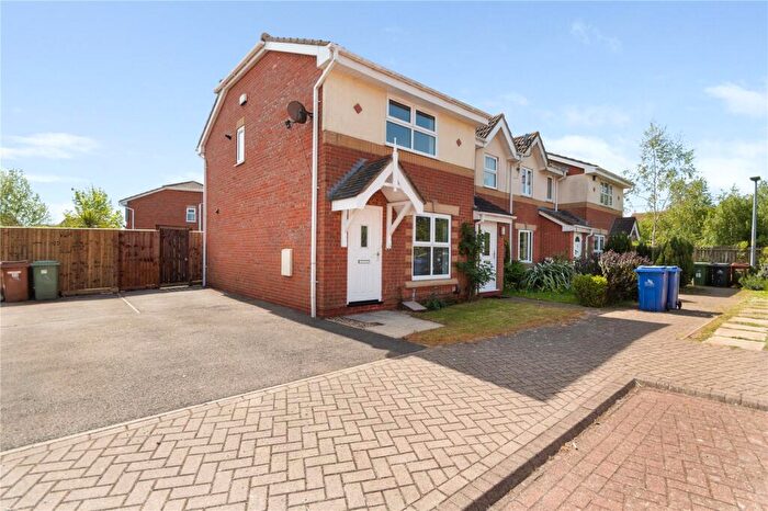 3 Bedroom End Of Terrace House To Rent In Buckingham Grove, Scartho Top, Grimsby, North East Lincs, DN33