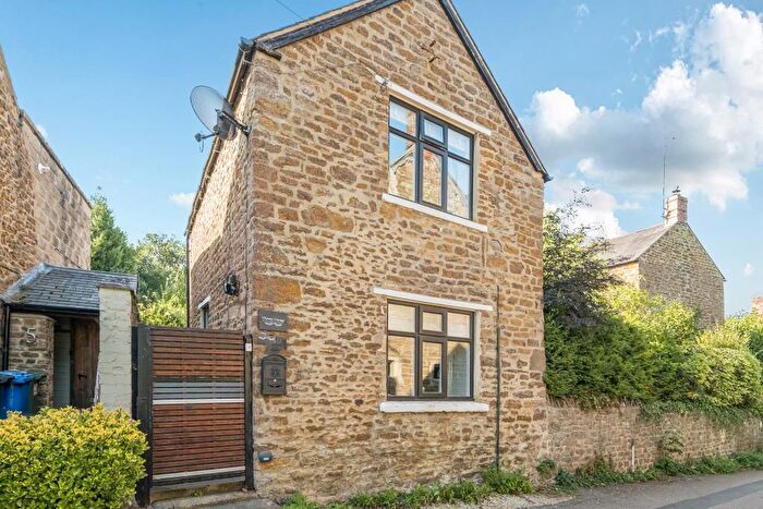 2 Bedroom Cottage For Sale In Middleton Cheney, Banbury, Oxfordshire, OX17