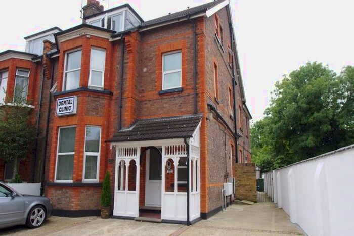 1 Bedroom Flat To Rent In Rosslyn Road, Watford, WD18