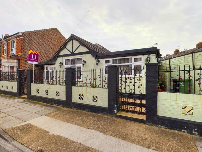 3 Bedroom Detached Bungalow To Rent In Hollam Rd, Milton, Portsmouth, PO4