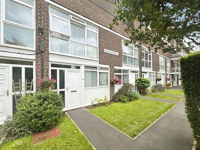 2 Bedroom Flat To Rent In Goral Mead, Rickmansworth, Hertfordshire, WD3