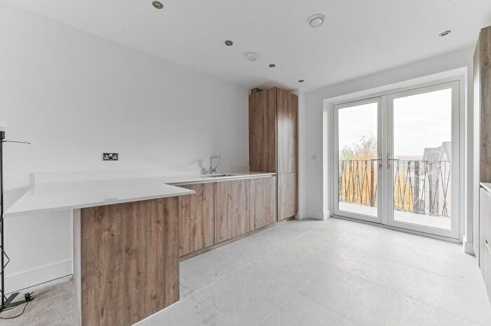2 Bedroom Flat For Sale In Eldon Court, South Norwood, SE25