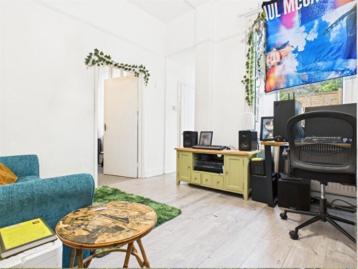 1 Bedroom Apartment To Rent In Dyke Road, Brighton, BN1