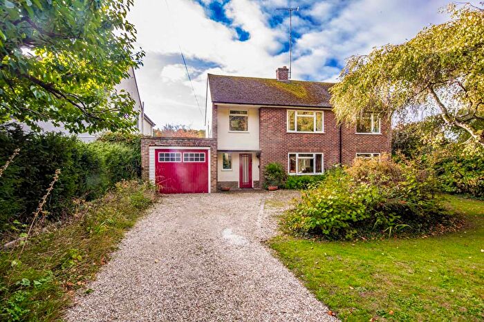 4 Bedroom Detached House For Sale In Elvendon Road, Goring On Thames, RG8