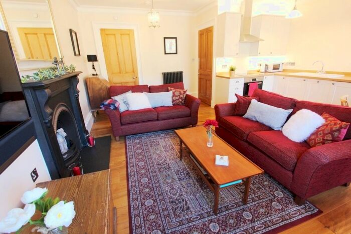 1 Bedroom Flat To Rent In Johnstone Terrace, Johnston Terrace, Old Town, Edinburgh, EH1