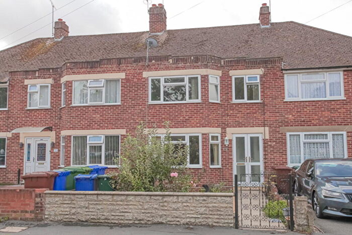 3 Bedroom Terraced House For Sale In Grimsbury Square, Banbury, OX16