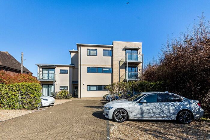 2 Bedroom Flat For Sale In Northcourt Road, Saxon Court Northcourt Road, OX14