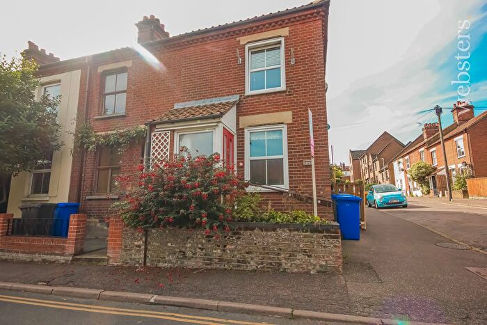 2 Bedroom Terraced House To Rent In Pottergate, Norwich, NR2