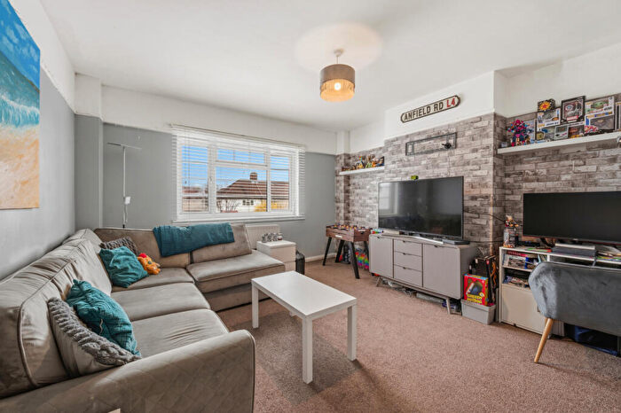 2 Bedroom Apartment For Sale In Kingston Road, Kingston Upon Thames, KT1