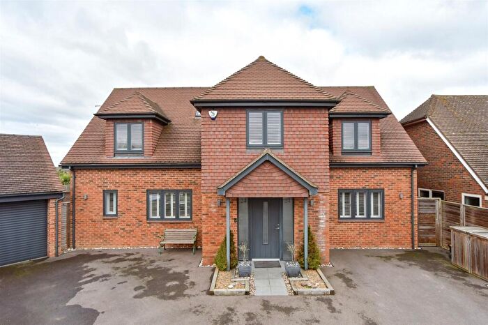 3 Bedroom Detached House For Sale In The Willows, Newington, Sittingbourne, Kent, ME9