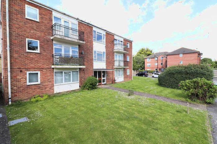 2 Bedroom Flat To Rent In Bridgewater Court Waterloo Road, Bridgewater Court, Waterloo Road, Southampton, SO15