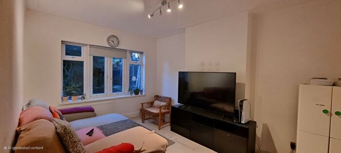4 Bedroom Semi-Detached House To Rent In Mitcham Lane, London, SW16