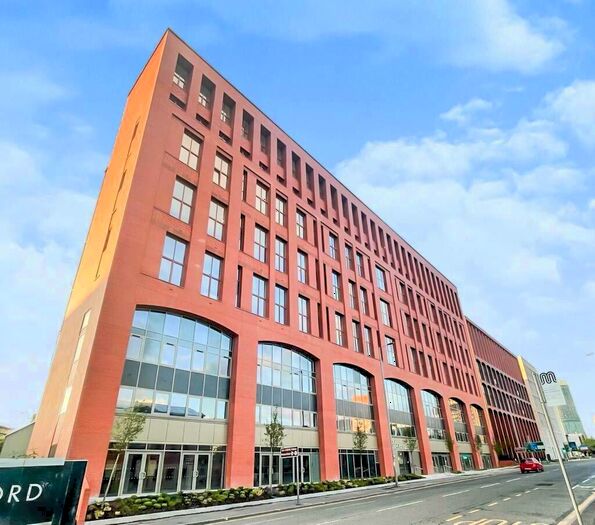 2 Bedroom Flat To Rent In Sky Gardens, Spinners Way, Castlefield, Manchester, M15