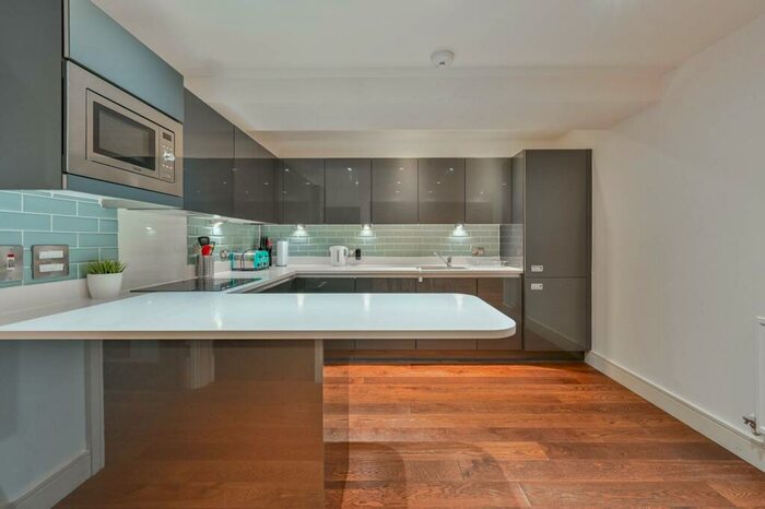 3 Bedroom Flat To Rent In Shirley Street, Canning Town, London, E16