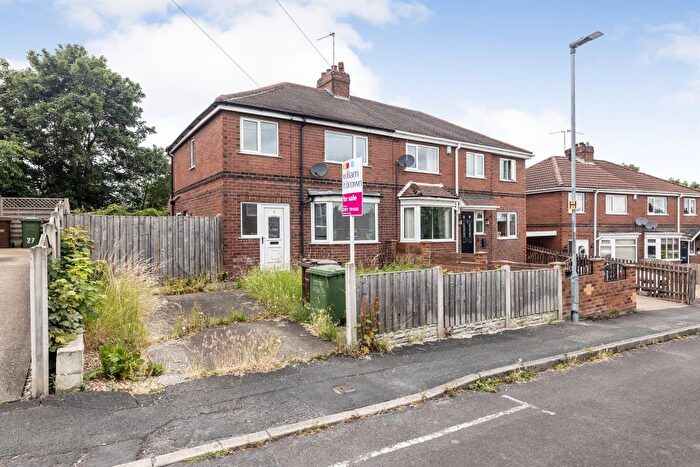 3 Bedroom Semi Detached House For Sale In Grove Lea Crescent, Pontefract, WF8