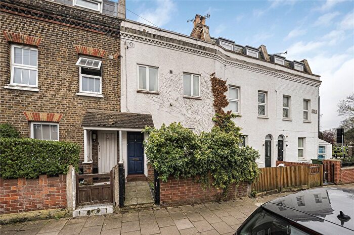 2 Bedroom Terraced House For Sale In Fountain Road, London, SW17
