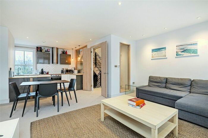 3 Bedroom Flat To Rent In Althea Street, London, SW6