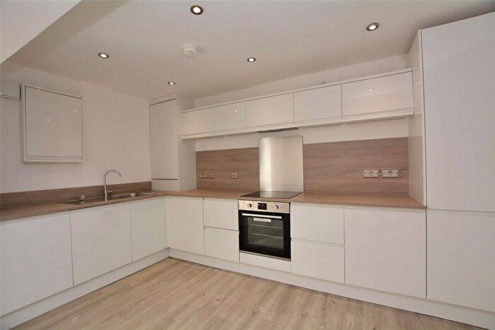 2 Bedroom Apartment To Rent In Flat, Cardigan Road, Leeds, West Yorkshire, LS6