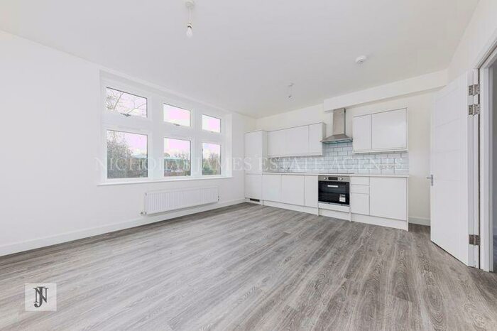 2 Bedroom Flat To Rent In Church Street, Enfield, EN2