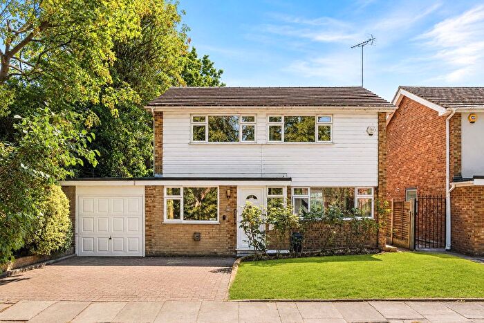 3 Bedroom Detached House For Sale In Wensleydale Gardens, Hampton, TW12
